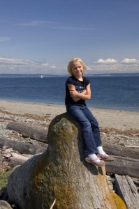 Carlye on driftwood