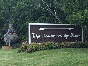 TheHouseOnTheRockSign